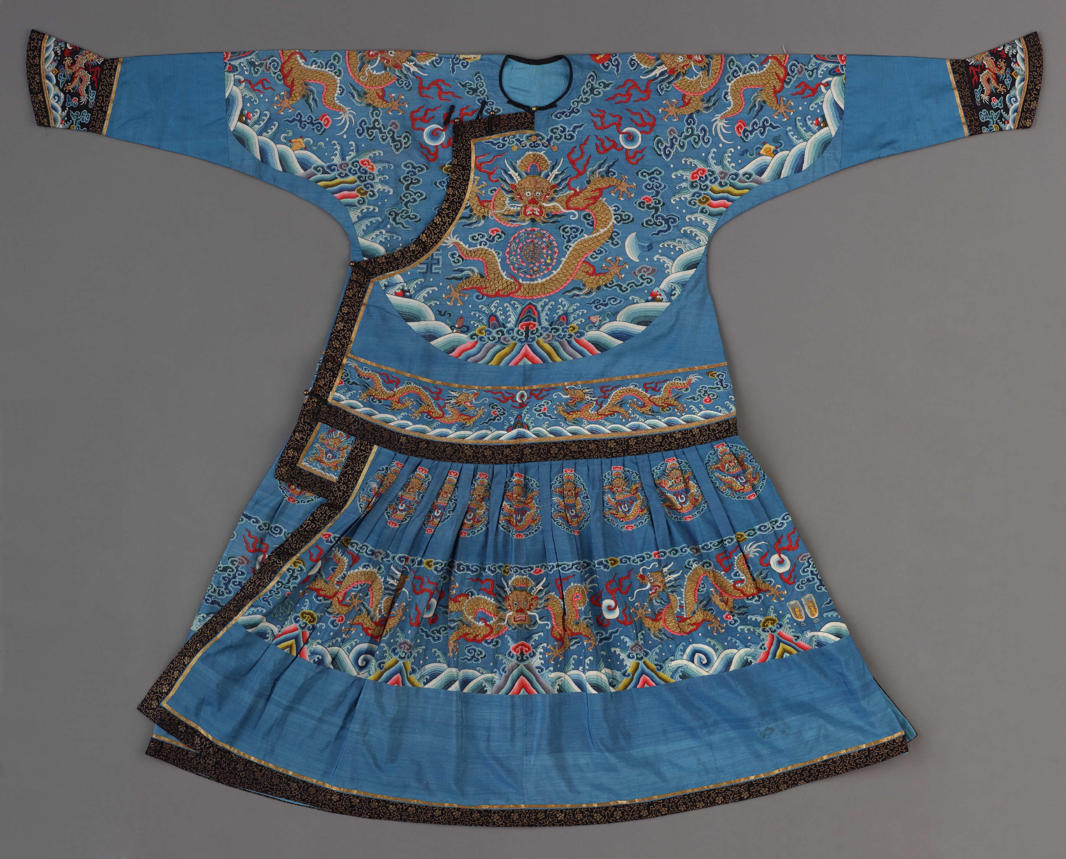 故宮博物院蔵の清代帝后服飾展、上海で7月開催