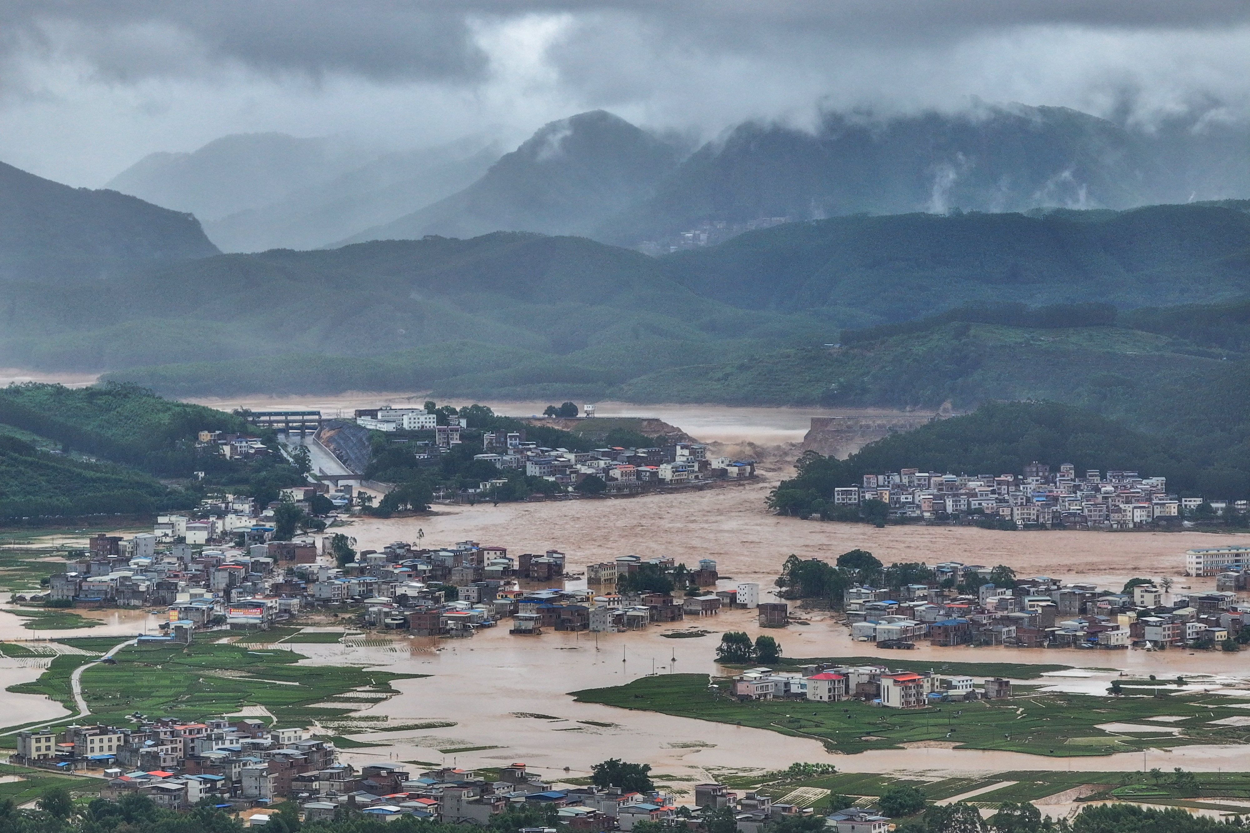 広西・南寧市でダム決壊、住民避難―中国