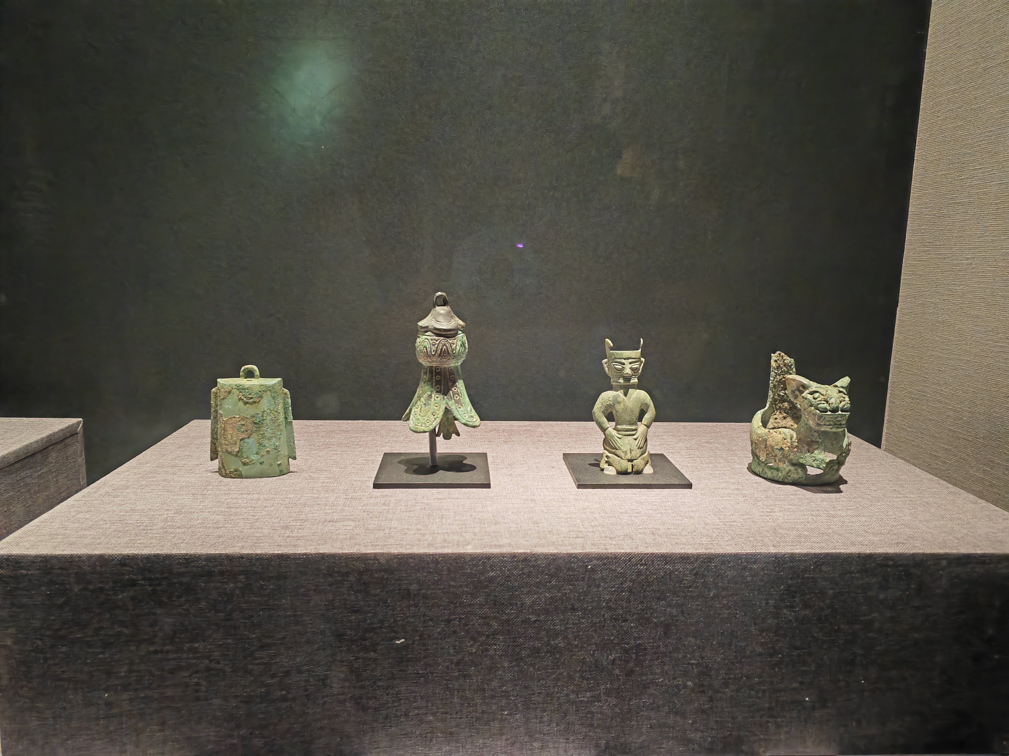 西夏陵博物館で四川と寧夏の青銅文化財展 約200点を展示