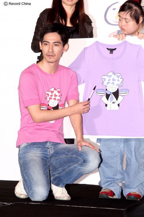 お疲れ？F4ヴィックが子供に癒されてホッ！日本語学習に合格点も―台北市