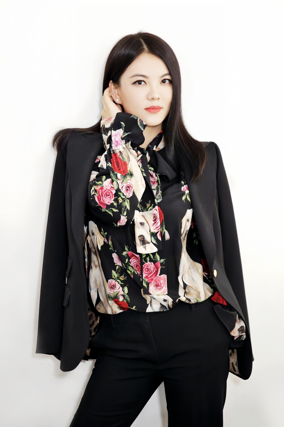 中国の著名司会者のSNSアカウントが「フォロー禁止」に、一体何が―香港メディア