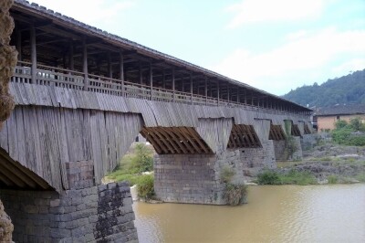 現存する中国最長の木造アーチ型屋根付き橋で火災、900年の歴史―中国