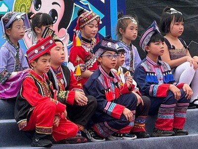 広西チワン族自治区の旅：民族衣装は一式76万円！春祭り「三月三」で